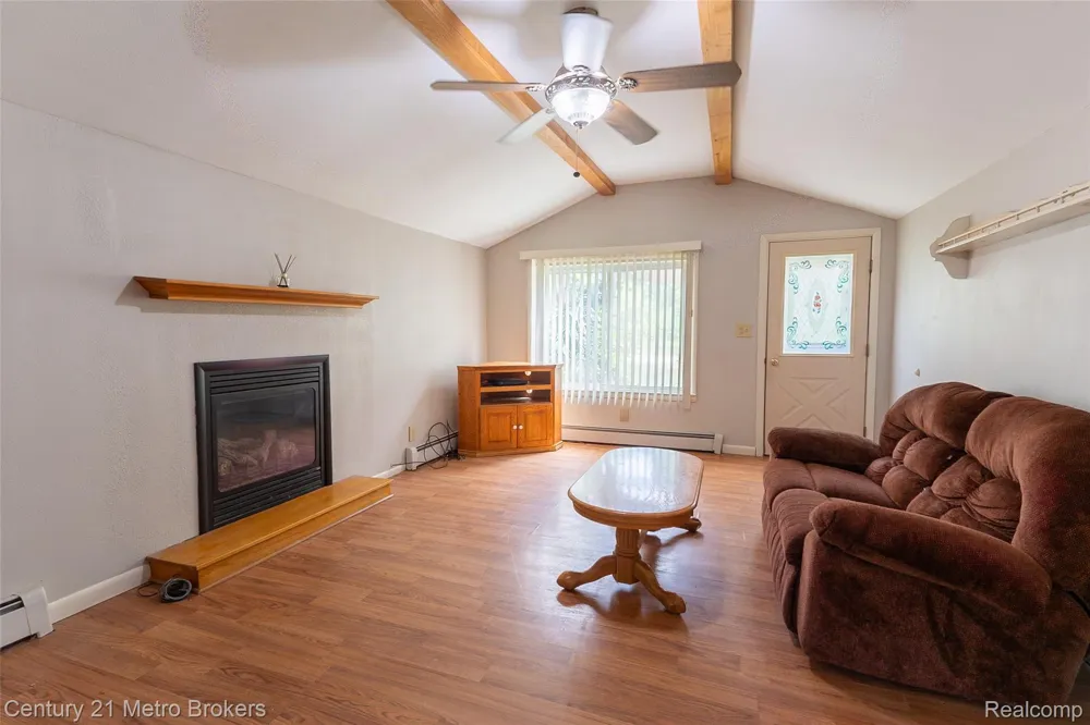 3063 Stockbridge Street Genesee Charter Township, MI 48506
