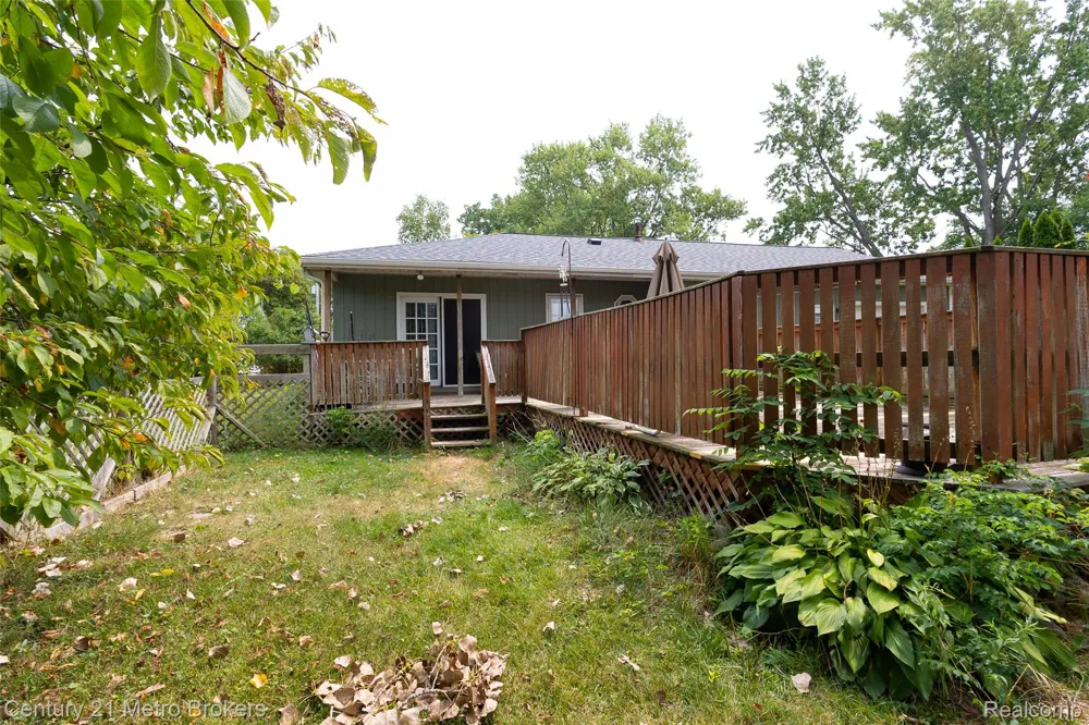3063 Stockbridge Street Genesee Charter Township, MI 48506