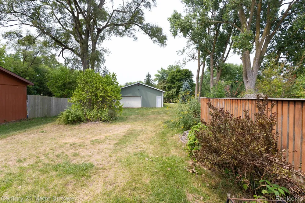 3063 Stockbridge Street Genesee Charter Township, MI 48506