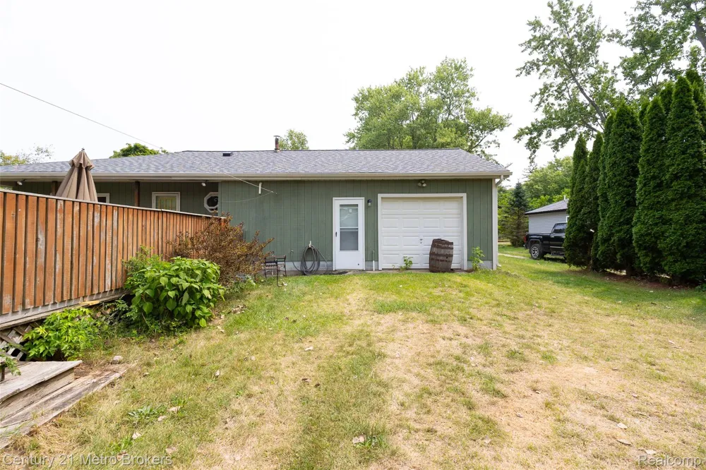 3063 Stockbridge Street Genesee Charter Township, MI 48506