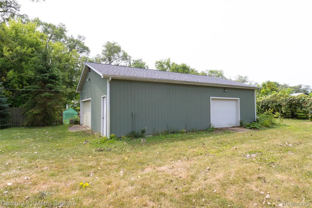 3063 Stockbridge Street Genesee Charter Township, MI 48506