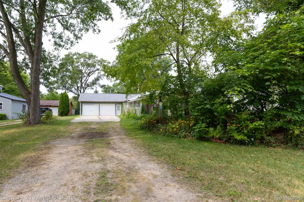 3063 Stockbridge Street Genesee Charter Township, MI 48506