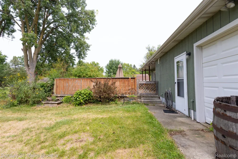 3063 Stockbridge Street Genesee Charter Township, MI 48506