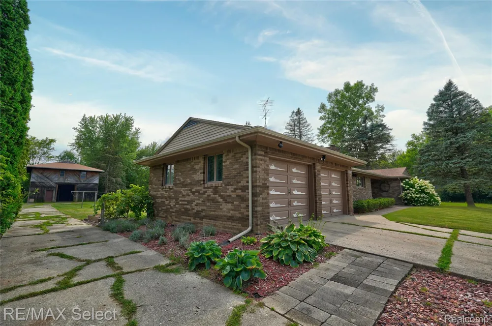 11080 Lapeer Road Davison Township, MI 48423