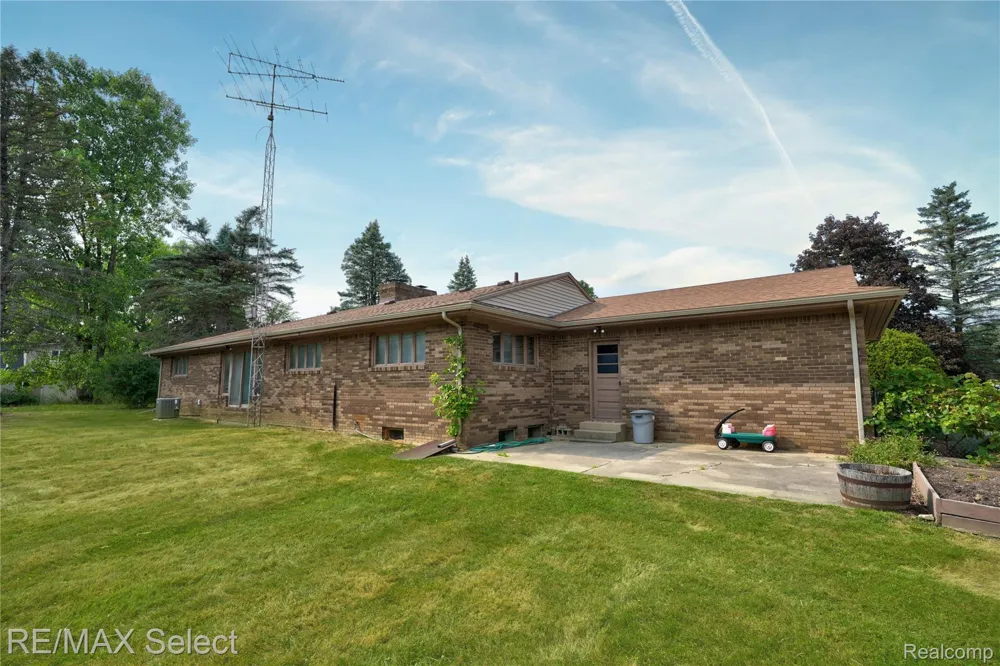 11080 Lapeer Road Davison Township, MI 48423