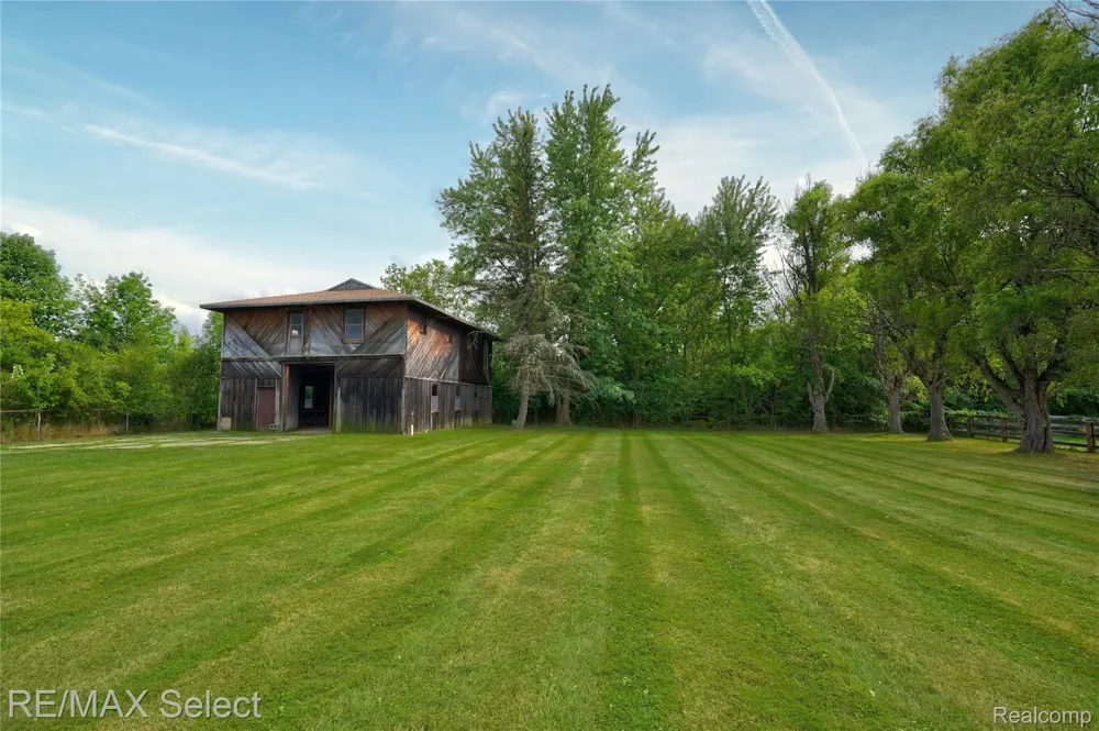 11080 Lapeer Road Davison Township, MI 48423