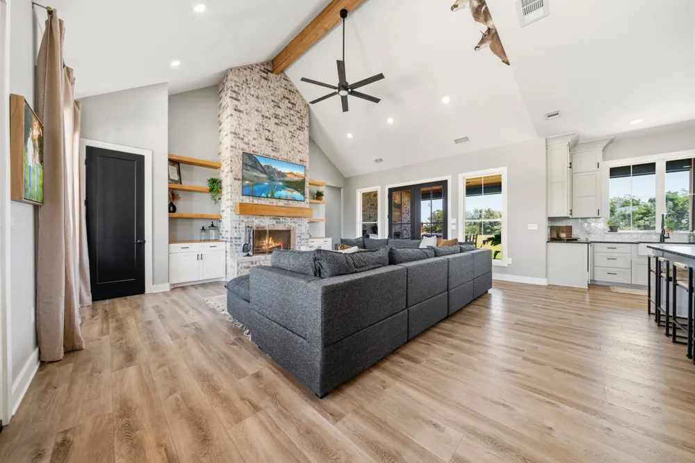 220 High Point Drive Hillsboro, TX 76645