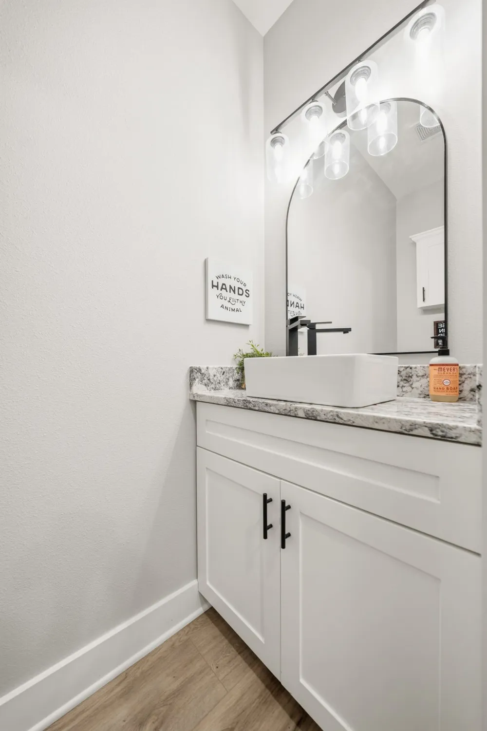 220 High Point Drive Hillsboro, TX 76645