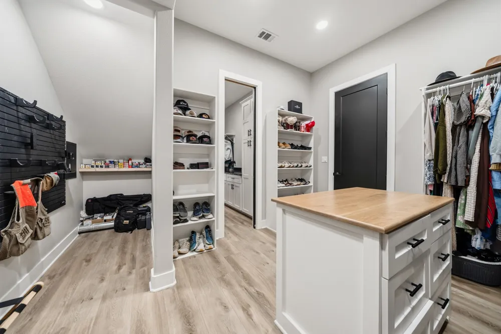 220 High Point Drive Hillsboro, TX 76645