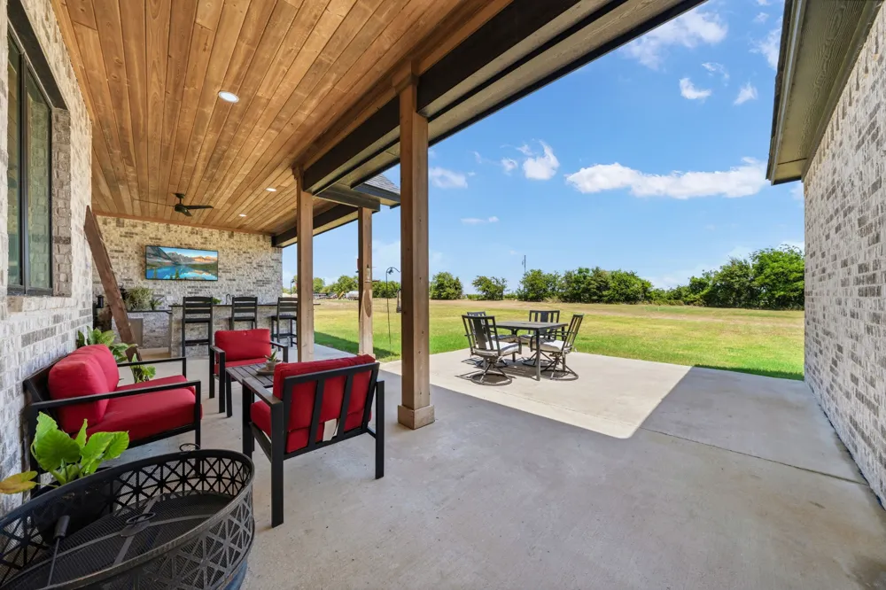 220 High Point Drive Hillsboro, TX 76645