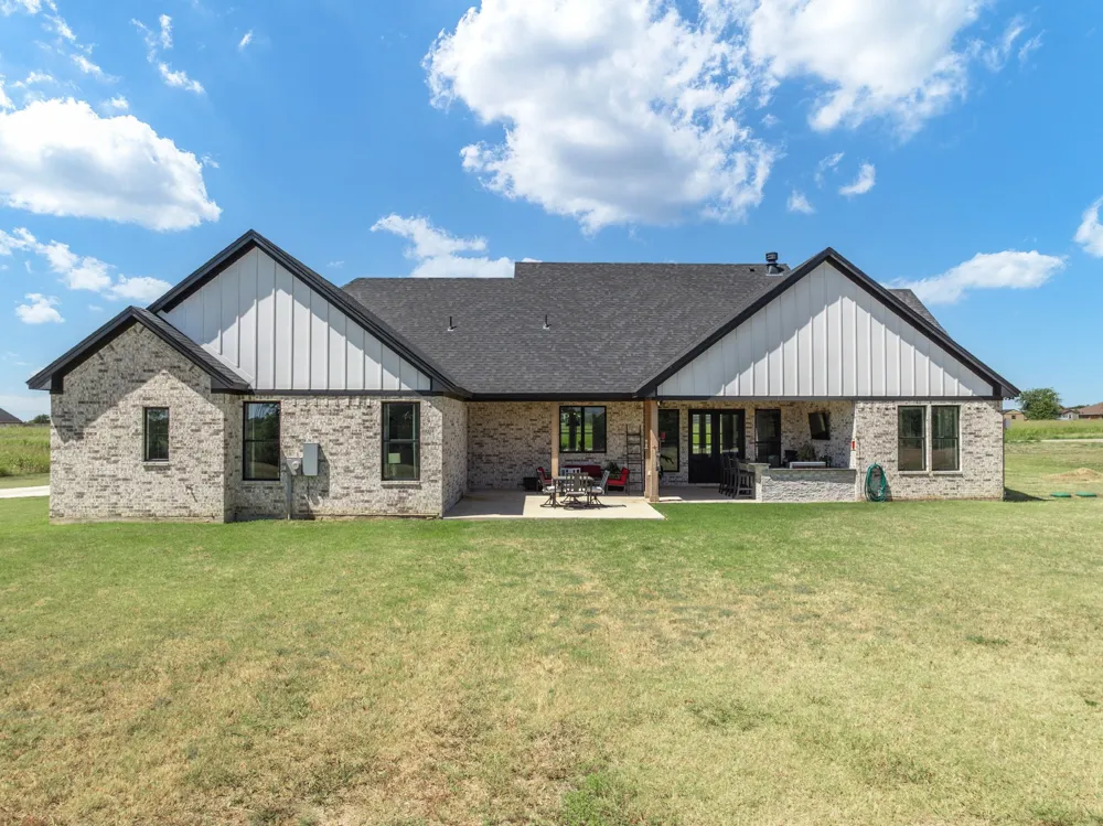 220 High Point Drive Hillsboro, TX 76645