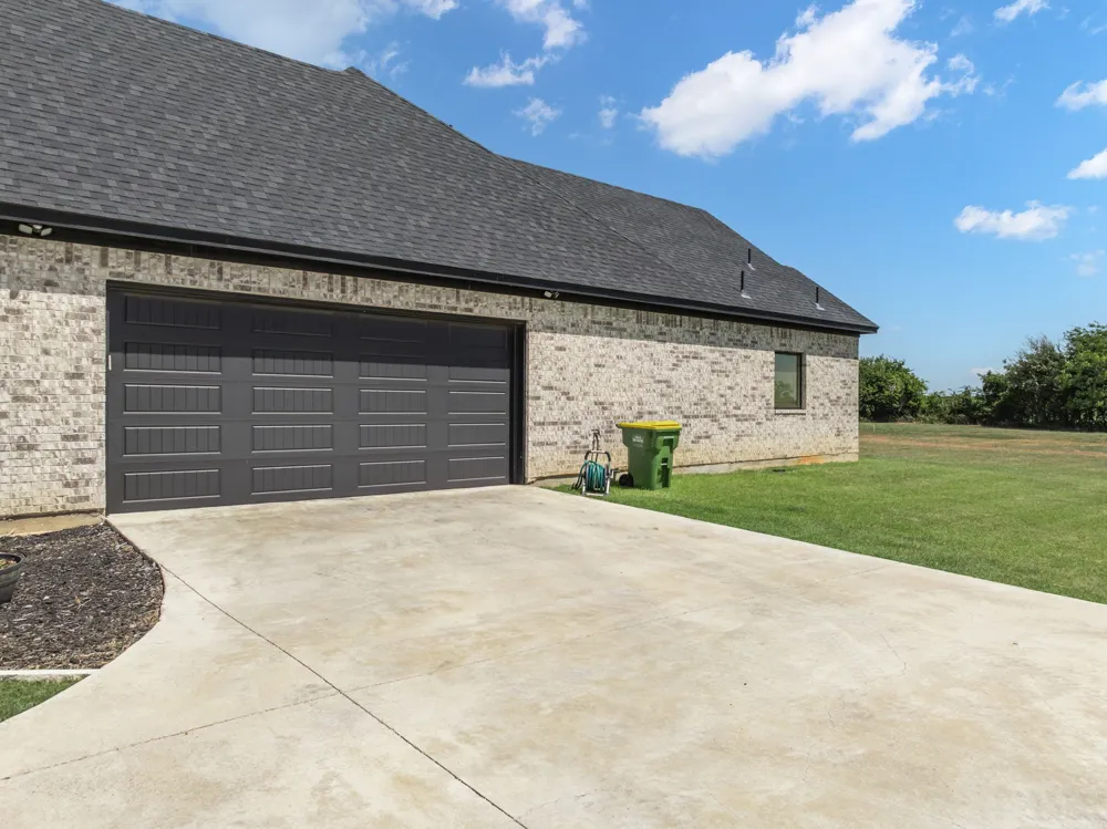 220 High Point Drive Hillsboro, TX 76645