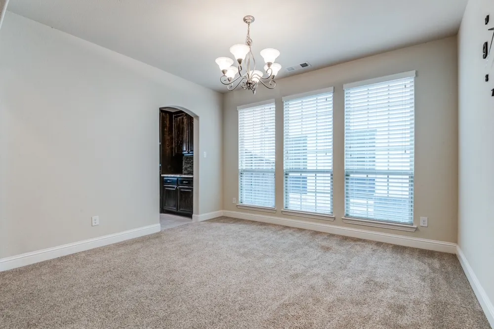 813 Warwick Boulevard Lewisville, TX 75056