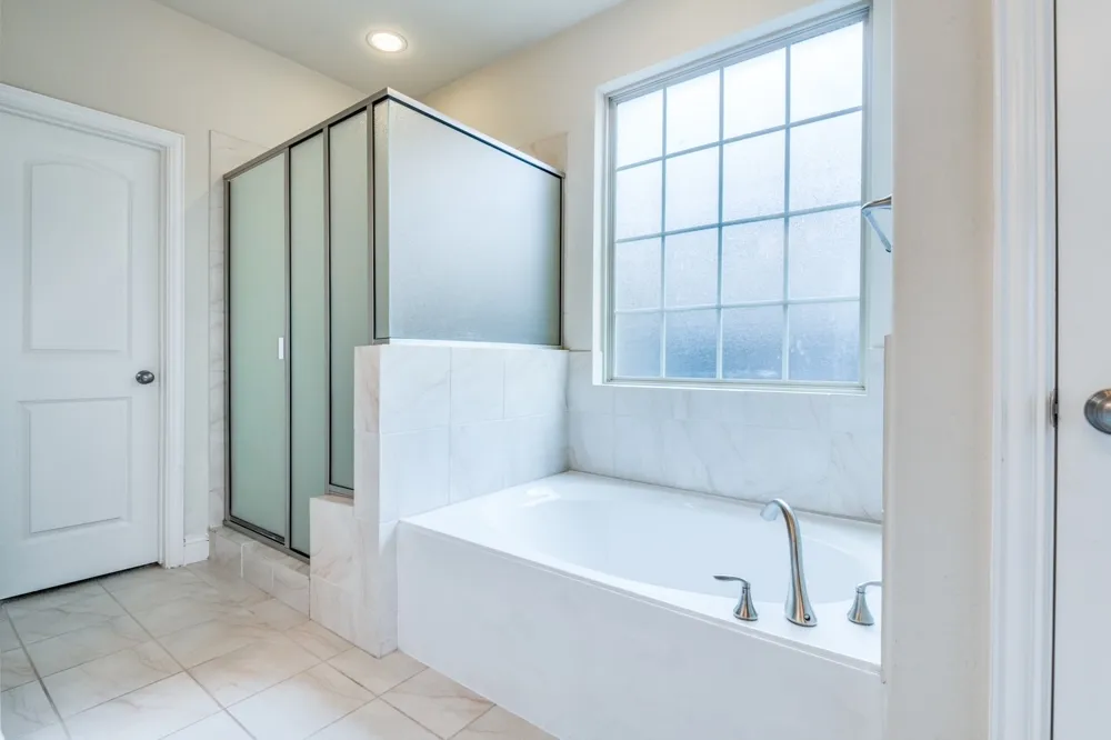 813 Warwick Boulevard Lewisville, TX 75056