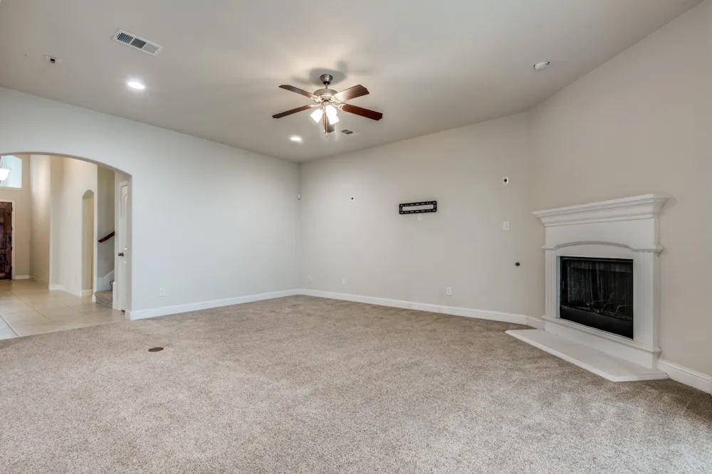 813 Warwick Boulevard Lewisville, TX 75056