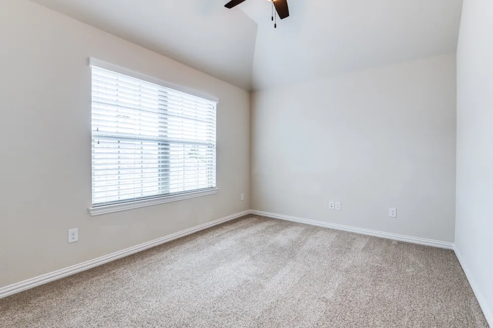 813 Warwick Boulevard Lewisville, TX 75056