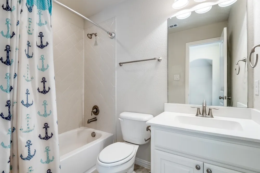 813 Warwick Boulevard Lewisville, TX 75056