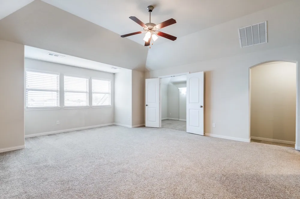 813 Warwick Boulevard Lewisville, TX 75056