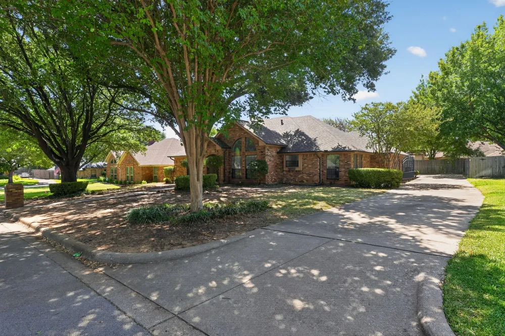 2907 Trail Lake Drive Grapevine, TX 76051