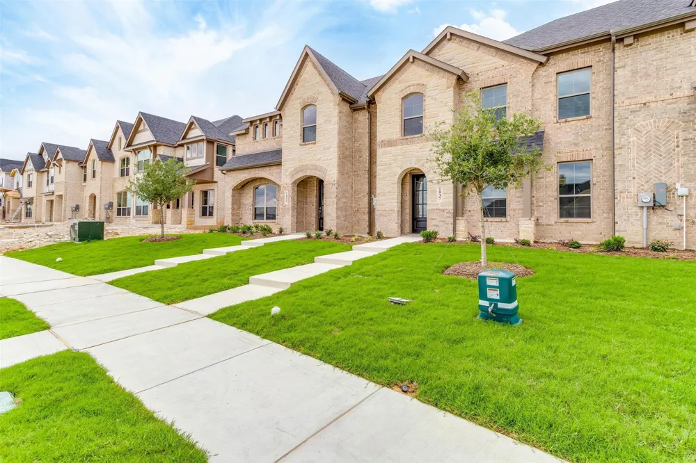 1529 HOmeplace Circle Mansfield, TX 76063