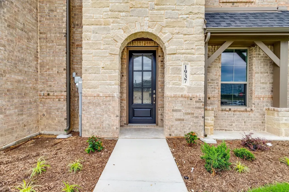1529 HOmeplace Circle Mansfield, TX 76063