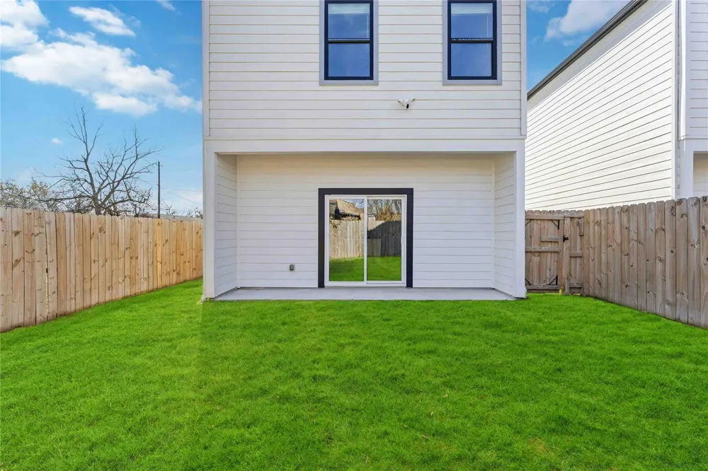 2217 Lee Street Houston, TX 77026