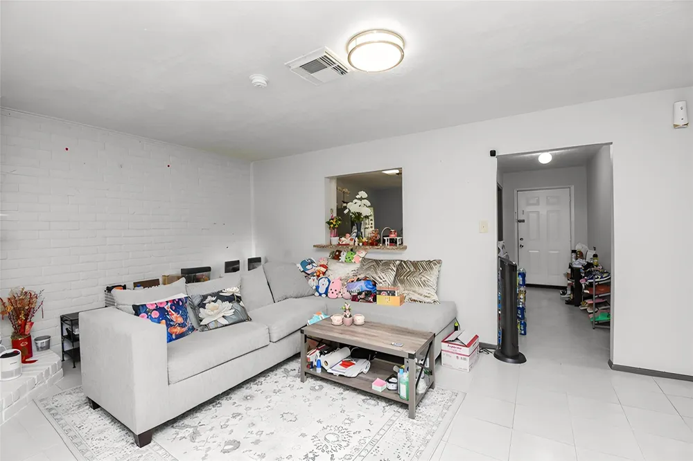 12469 Sharpview Drive #2469 Houston, TX 77072