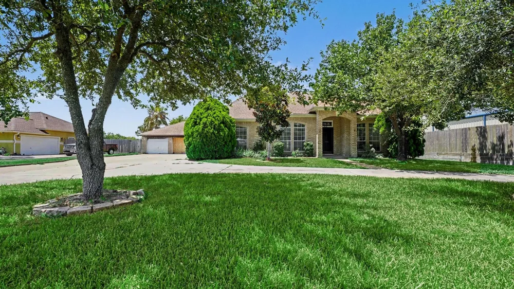 426 27th Street San Leon, TX 77539