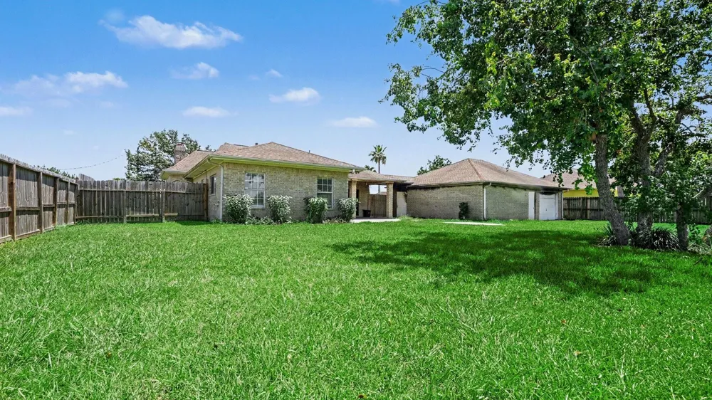 426 27th Street San Leon, TX 77539
