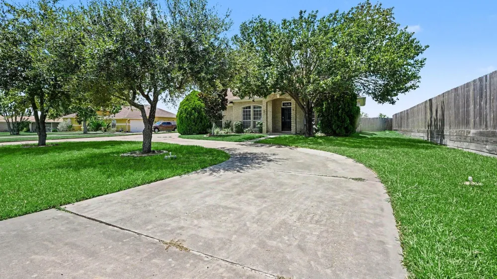 426 27th Street San Leon, TX 77539