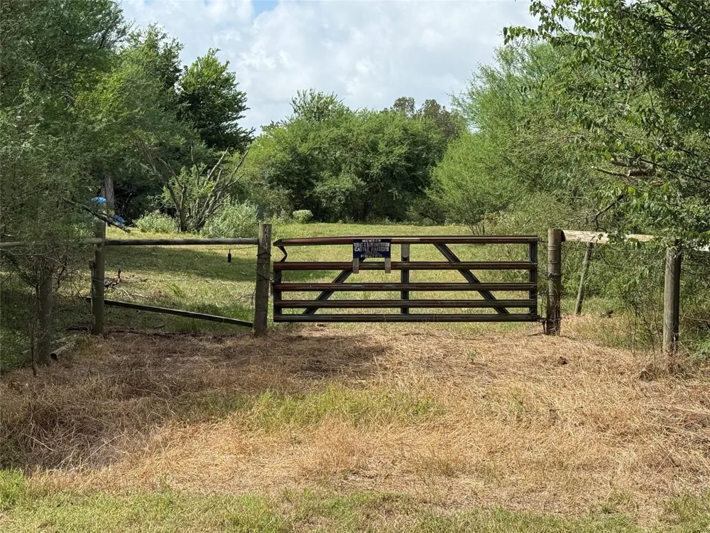 40499 Garrett Road Brookshire, TX 77423