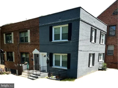4934 JUST STREET NE