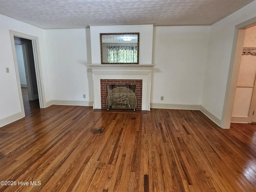 702 Stewart Avenue Clinton, NC 28328