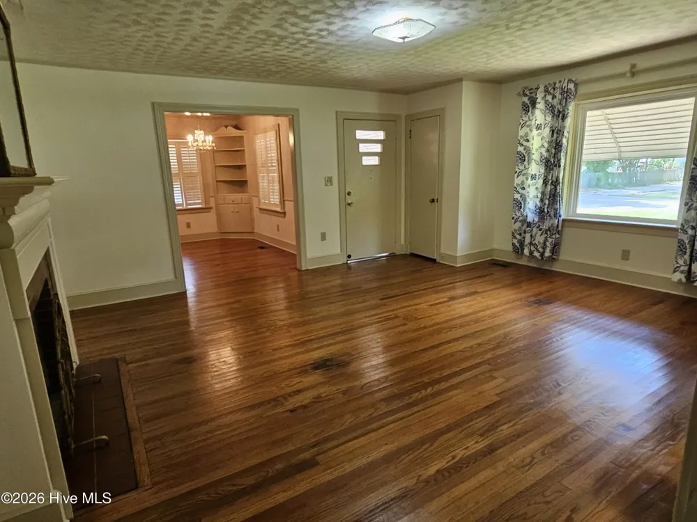 702 Stewart Avenue Clinton, NC 28328