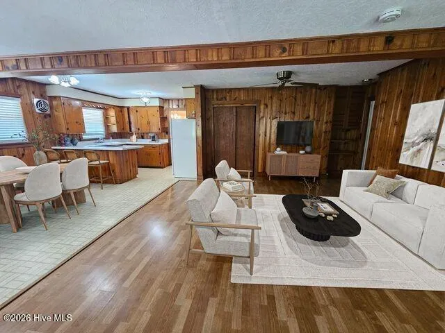 702 Stewart Avenue Clinton, NC 28328