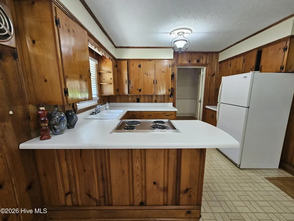 702 Stewart Avenue Clinton, NC 28328