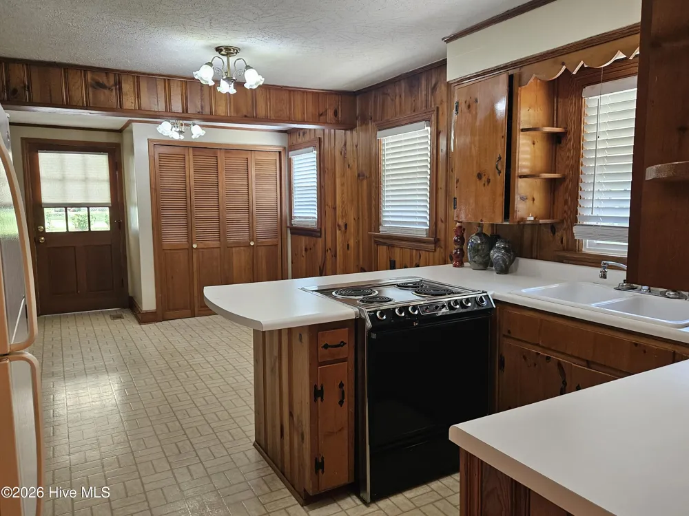 702 Stewart Avenue Clinton, NC 28328