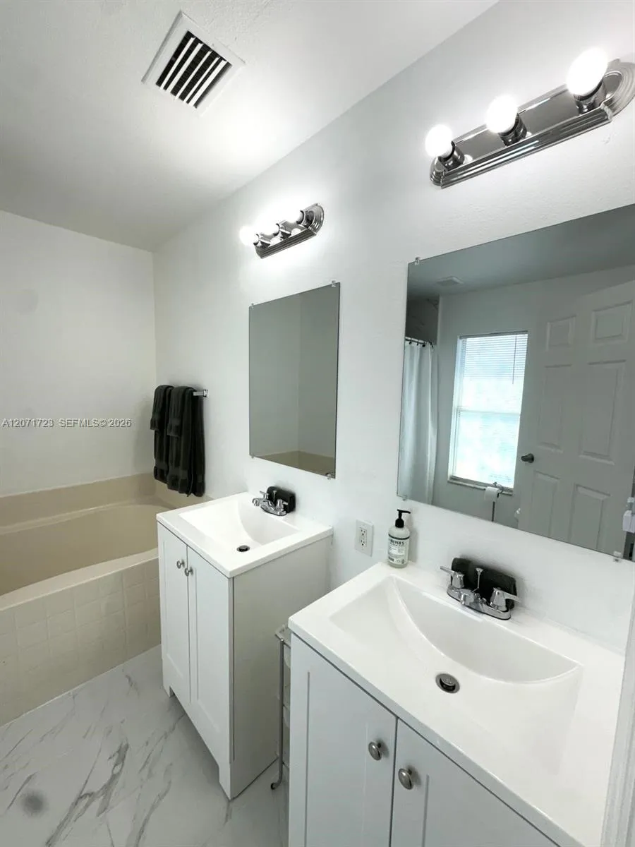8356 103rd Ct Vero Beach, FL 32967