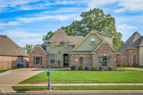 1008 Green Wood Circle