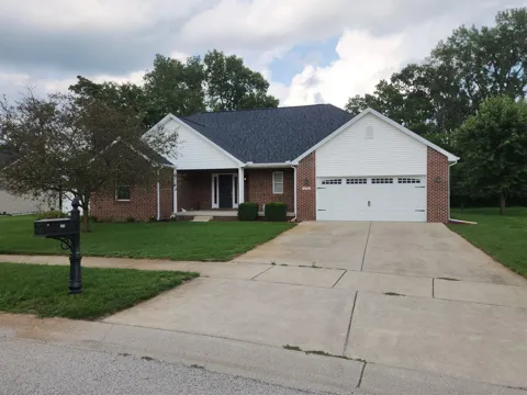 325 Forsythia Street SE
