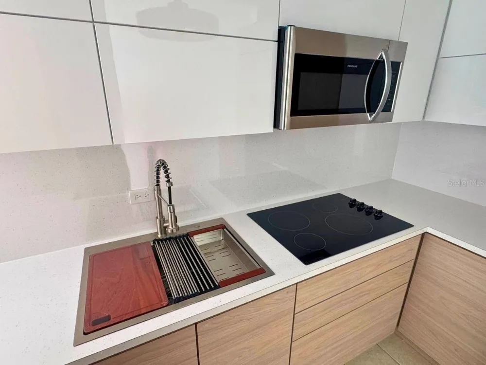 COND CHALET DE LAS PALMAS EDIFICIO B #B-307 Humacao, PR 00791
