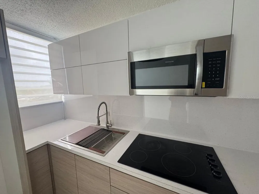 COND CHALET DE LAS PALMAS EDIFICIO B #B-307 Humacao, PR 00791