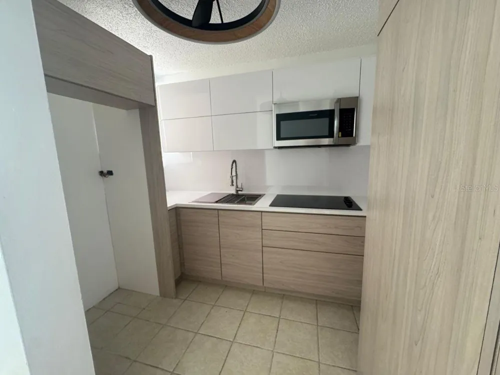 COND CHALET DE LAS PALMAS EDIFICIO B #B-307 Humacao, PR 00791