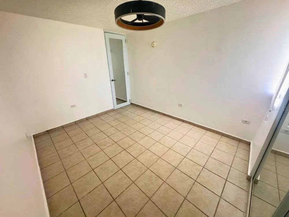 COND CHALET DE LAS PALMAS EDIFICIO B #B-307 Humacao, PR 00791