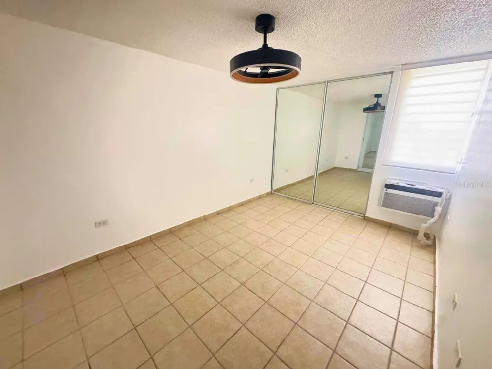COND CHALET DE LAS PALMAS EDIFICIO B #B-307 Humacao, PR 00791