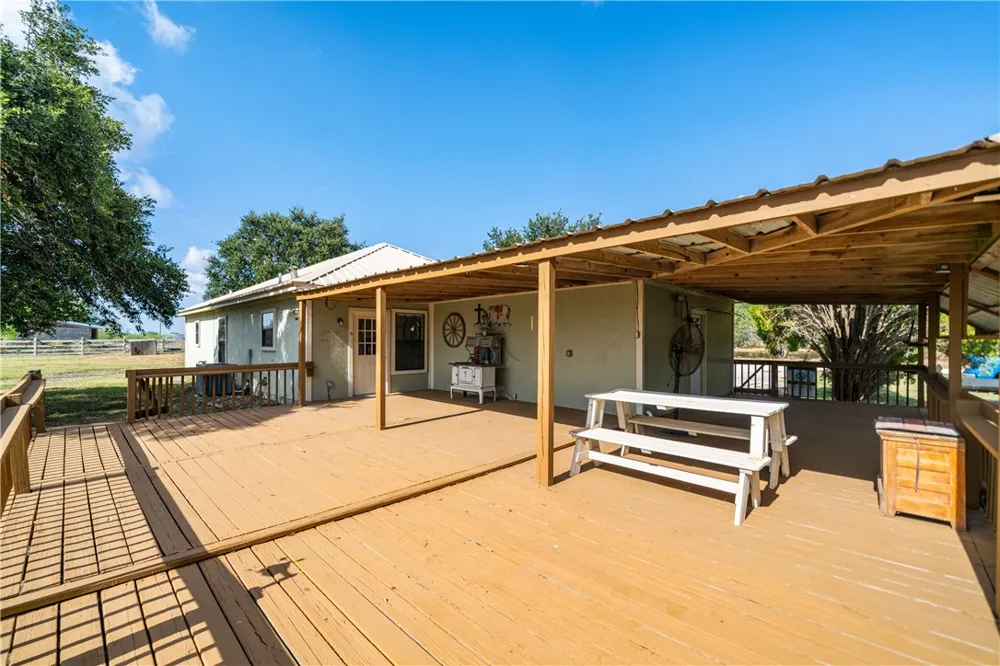 152 Clearwater Crossing Orange Grove, TX 78372