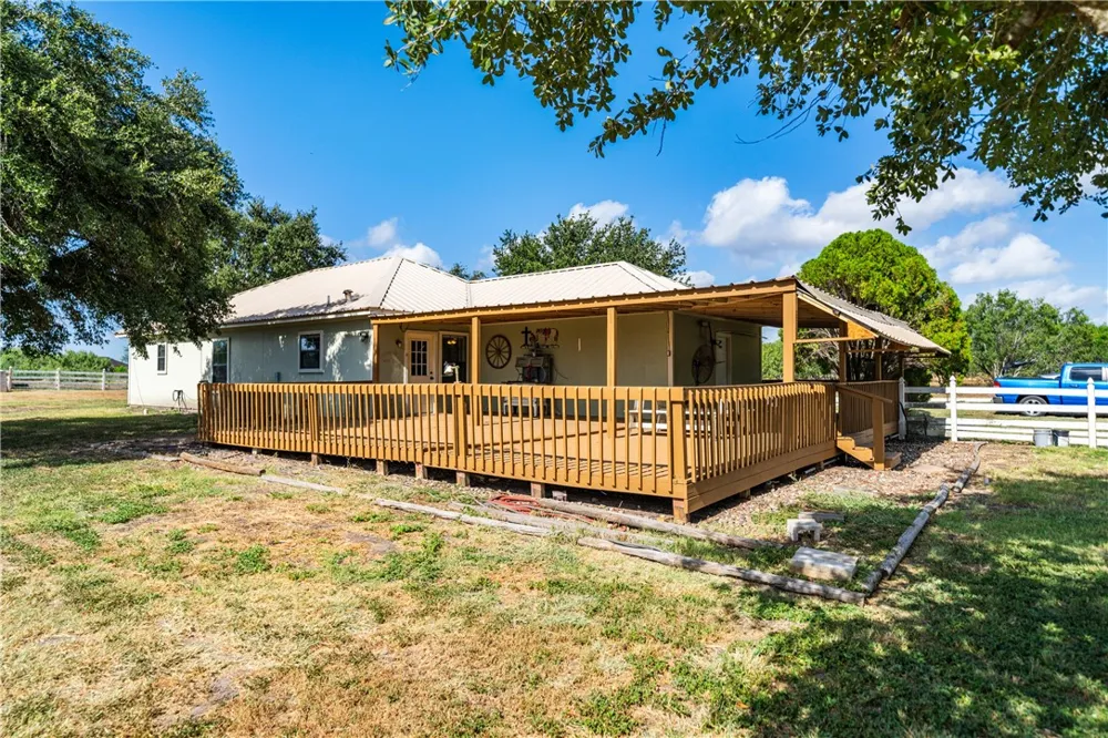 152 Clearwater Crossing Orange Grove, TX 78372