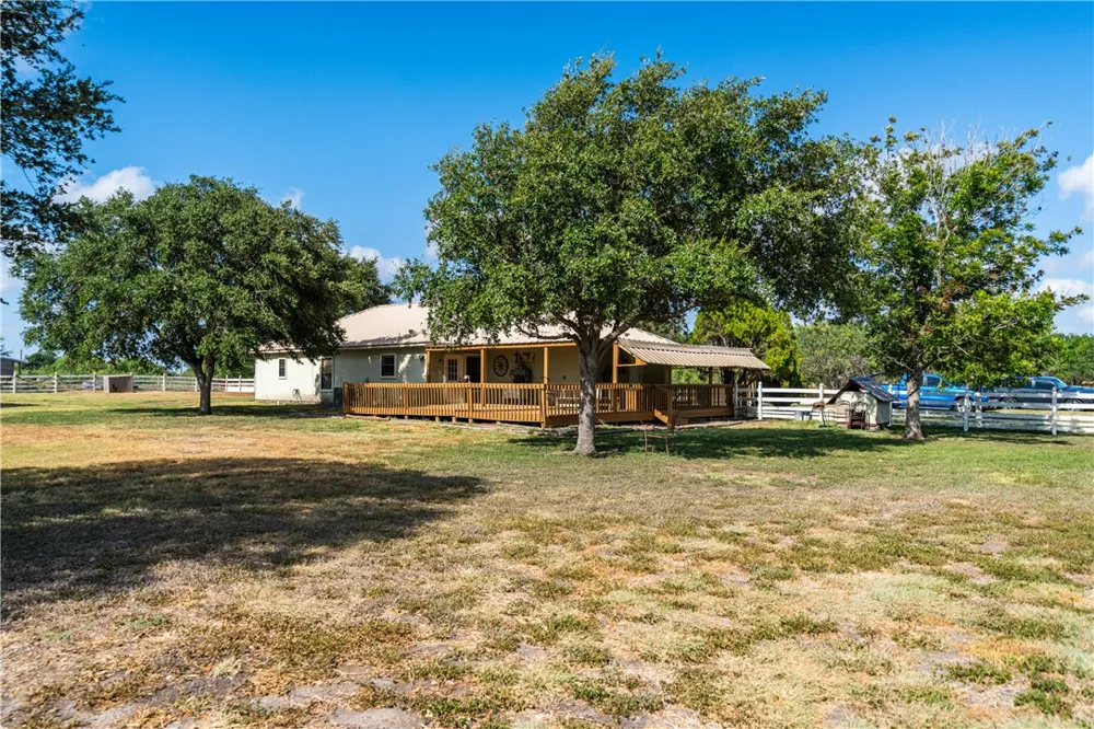 152 Clearwater Crossing Orange Grove, TX 78372