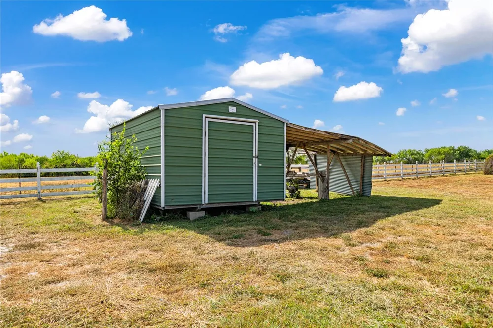 152 Clearwater Crossing Orange Grove, TX 78372