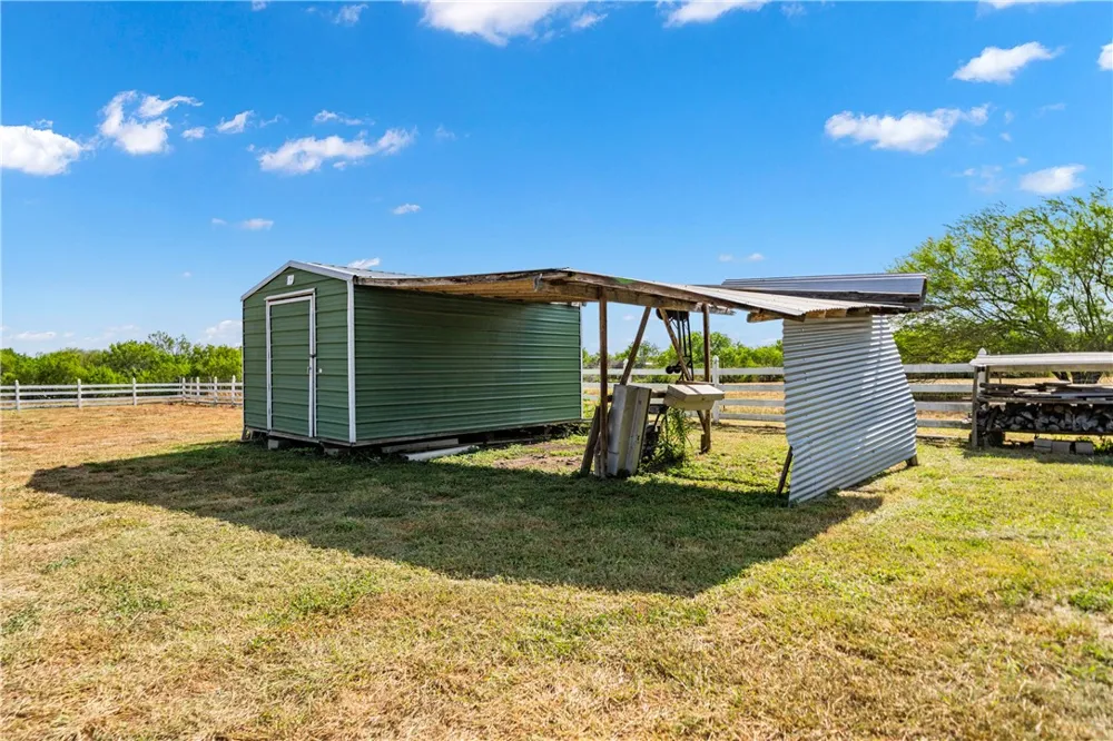 152 Clearwater Crossing Orange Grove, TX 78372